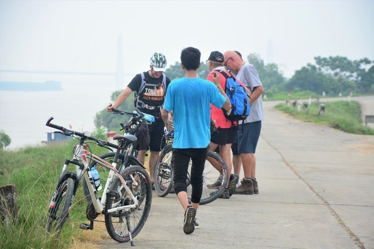 Electric Bike Tour Hanoi Co Loa Citadel 1 Day